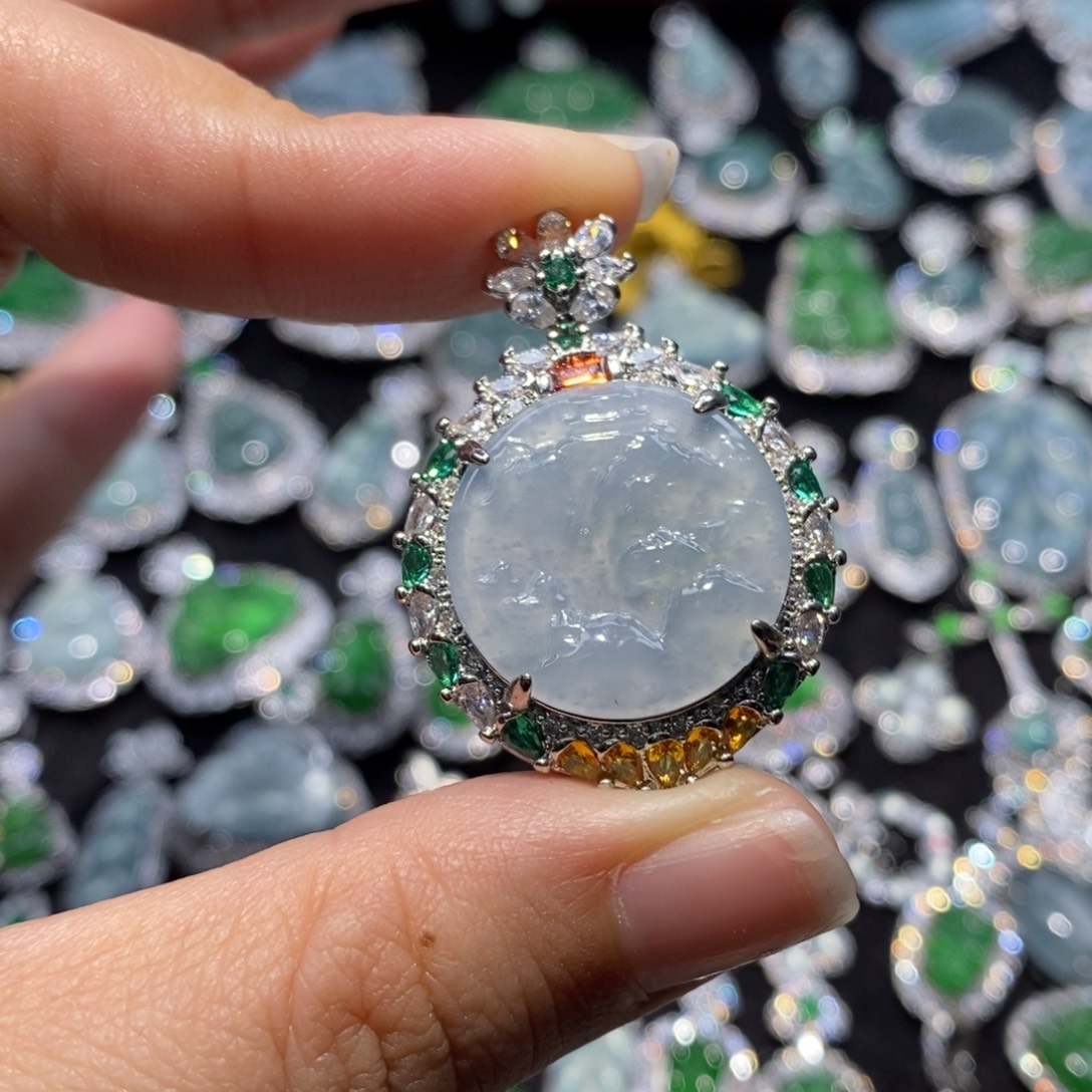 翡翠未镶嵌颈饰翡翠