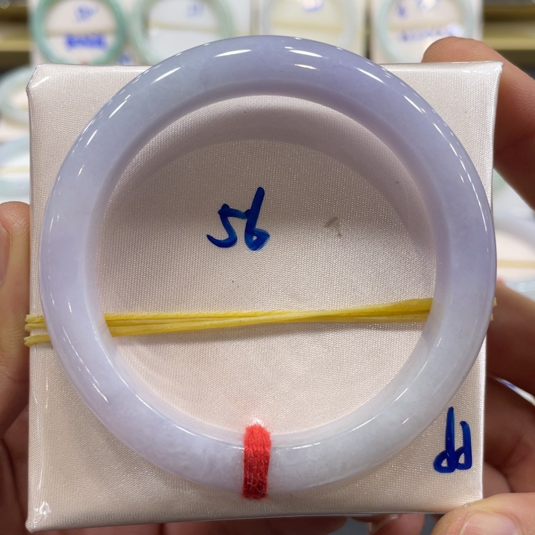 翡翠手镯未镶嵌翡翠手镯