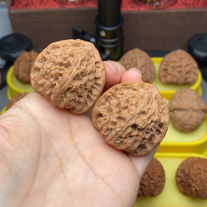 把件文玩核桃三角白39全品