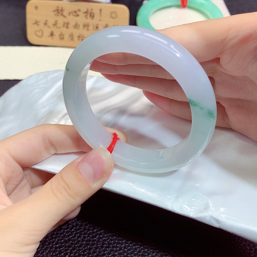 翡翠未镶嵌手镯9011