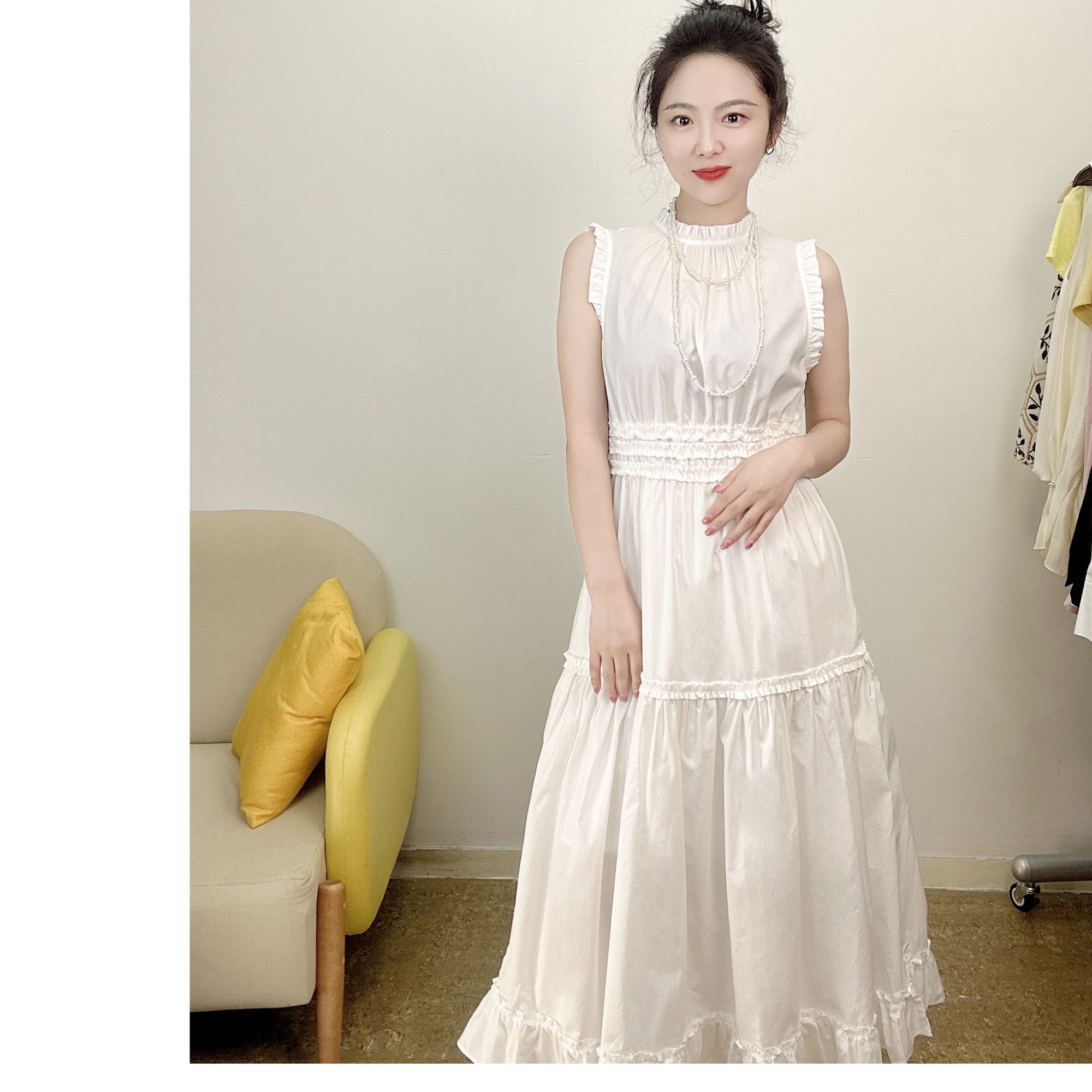 柒汐2025夏季爆款气质百搭法式赫本风连衣裙显瘦复古收腰无袖