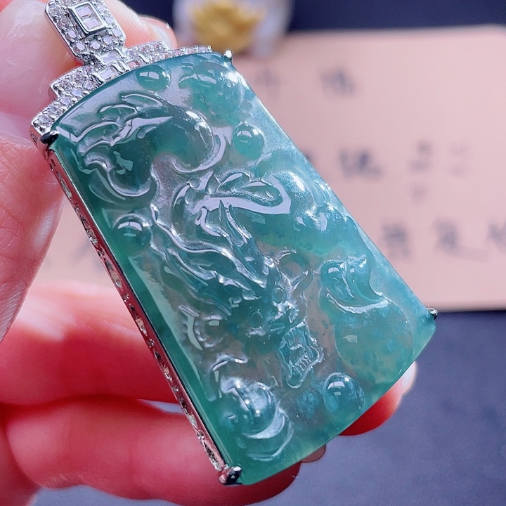 翡翠吊坠(不含链)未镶嵌