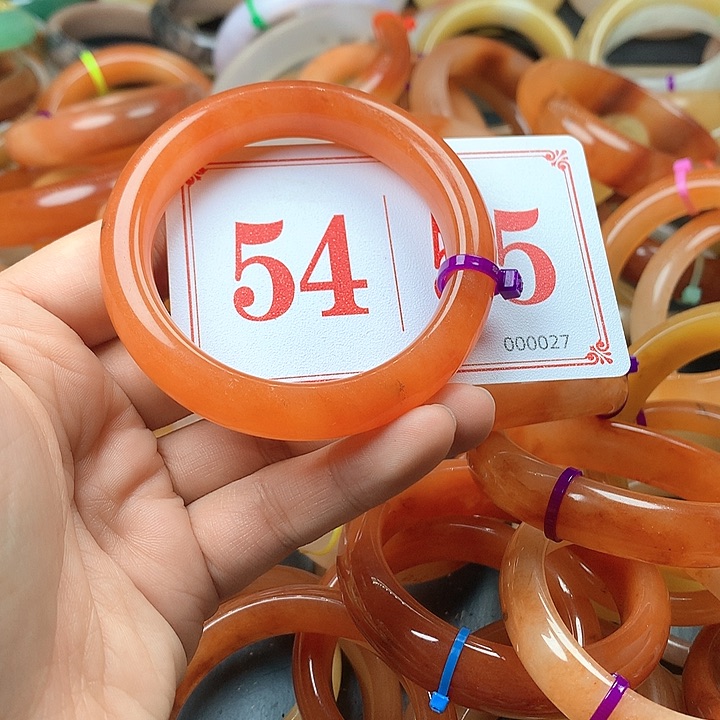 未镶嵌石英质玉（黄龙玉）手镯绿**店