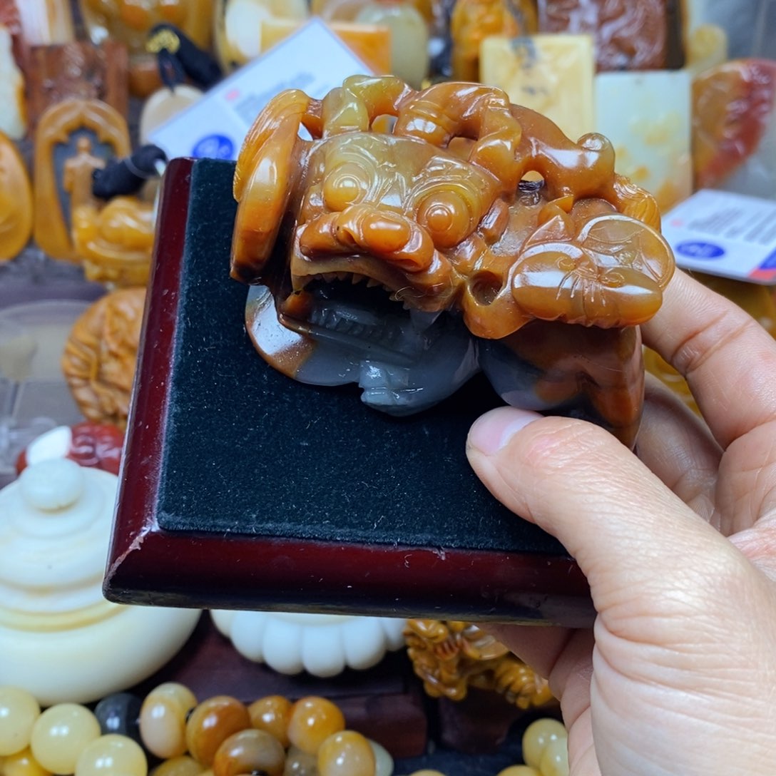 石英质玉颈饰未镶嵌