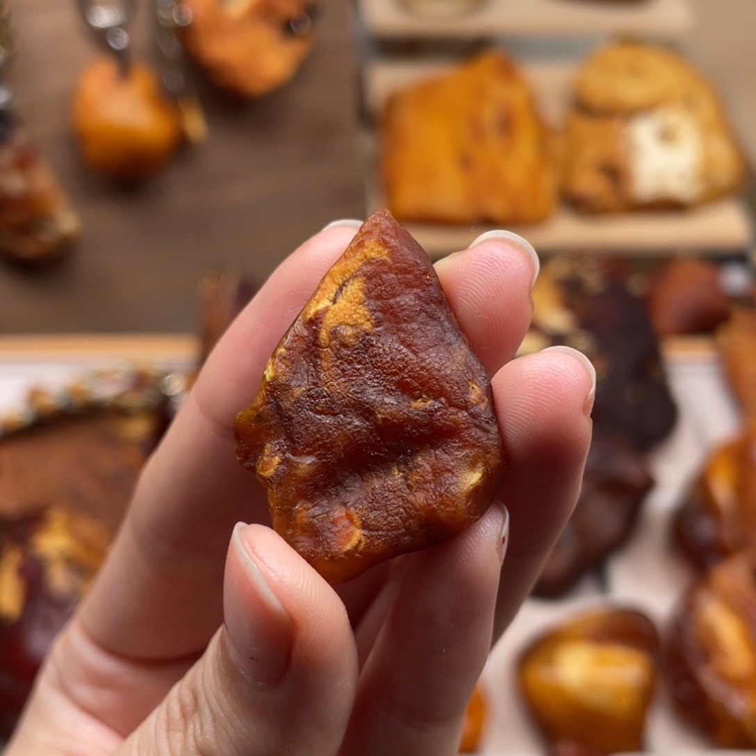 琥珀未镶嵌珠宝奇石