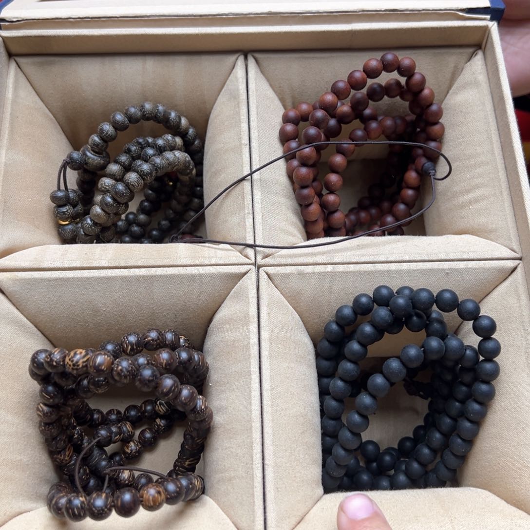 大叶紫檀（黑酸枝木类）