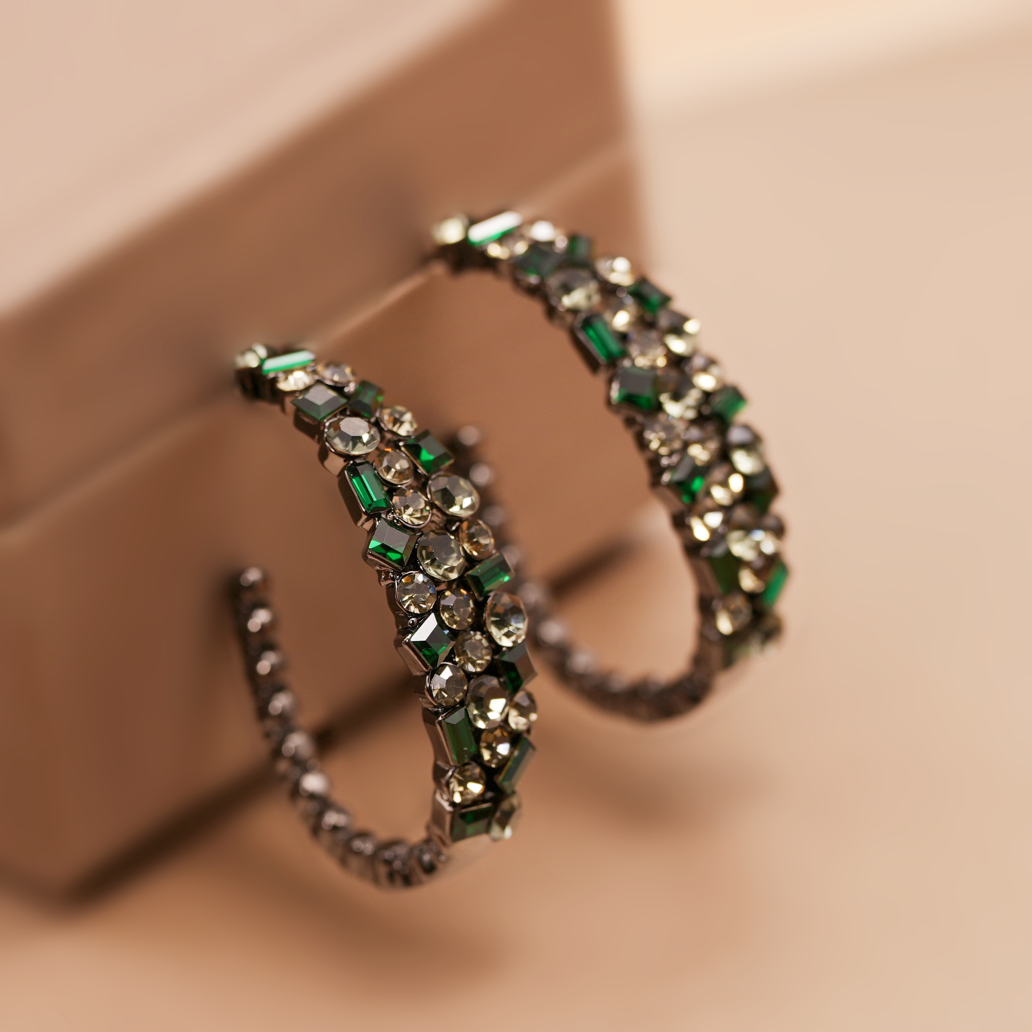 铜合金合成锆石耳饰 高级感夸张轻奢大耳圈女耳环2025年新款潮ins