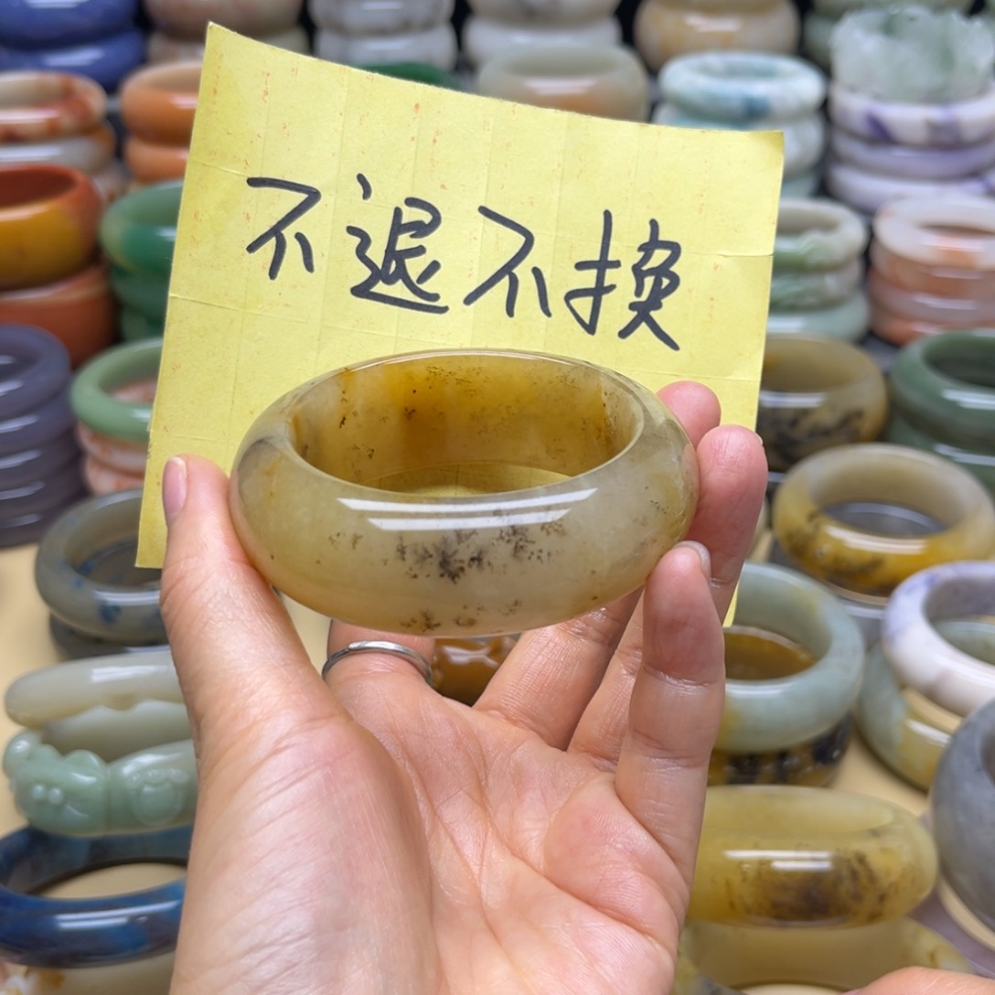 石英质玉手镯未镶嵌