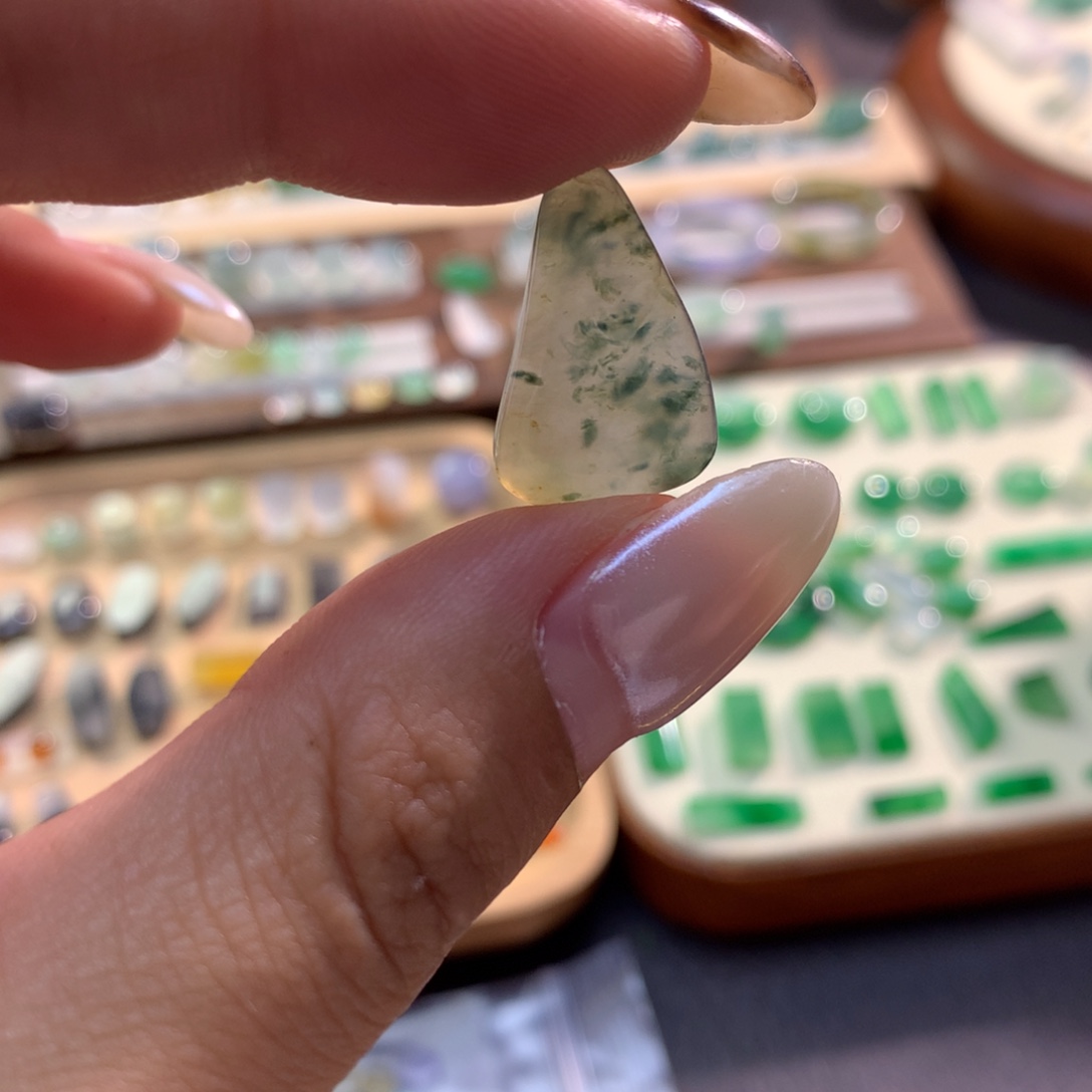 翡翠散珠黄加绿19.7/12.7/4.8