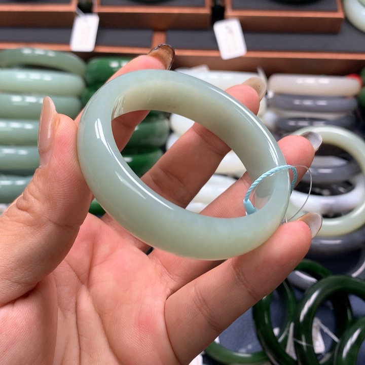 【闪购商品】未镶嵌手镯和田玉