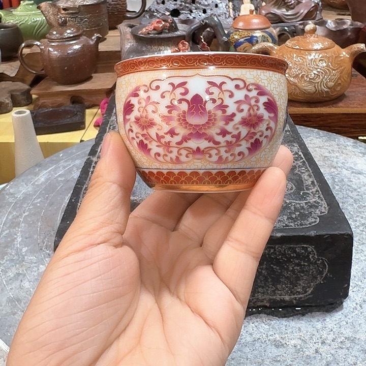 主人杯一个，瓷。。品茗瓷