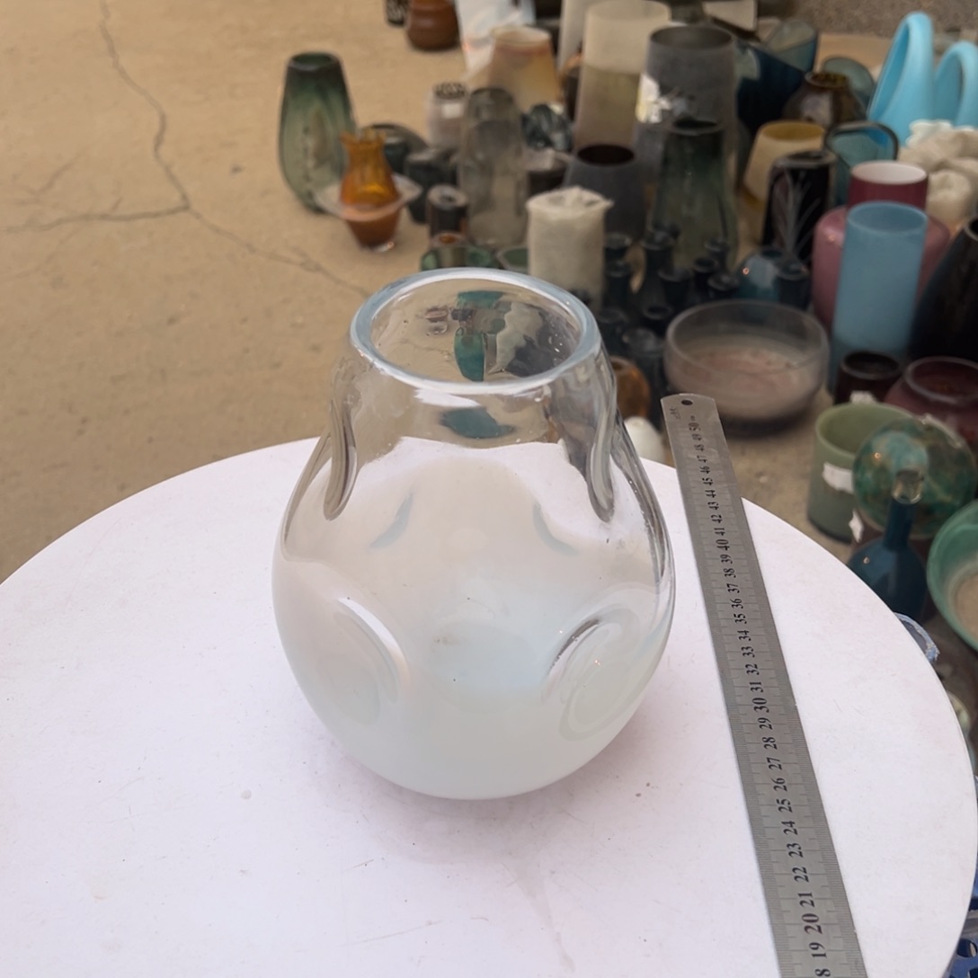 双色圆口花瓶高度20微瑕