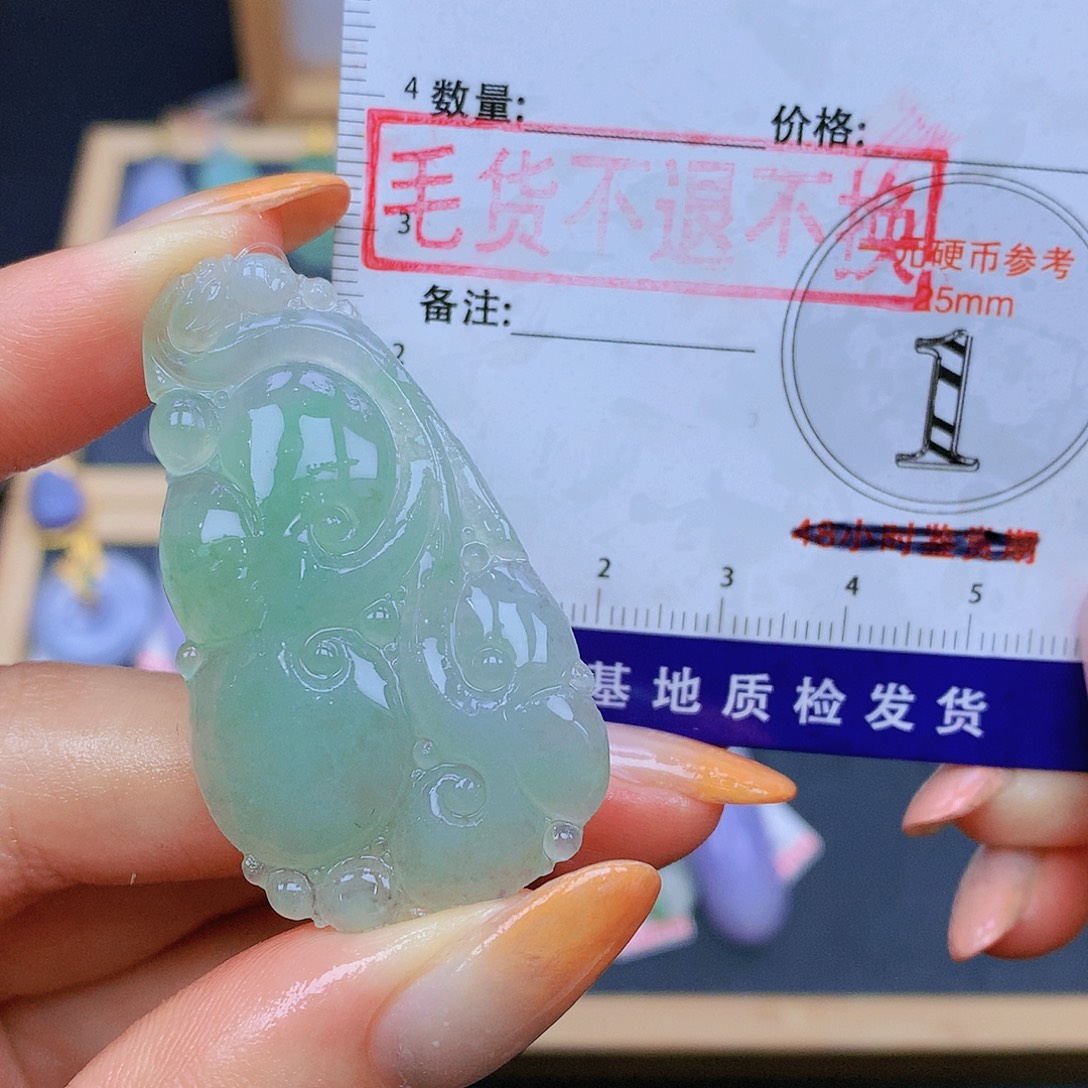 翡翠未镶嵌颈饰翡翠