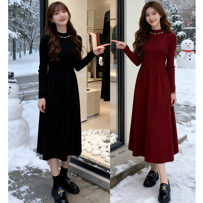 冬季新款简约高腰小黑裙显瘦高级保暖针织中长款连衣裙