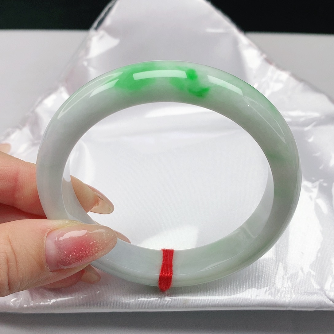 翡翠手镯未镶嵌翡翠171