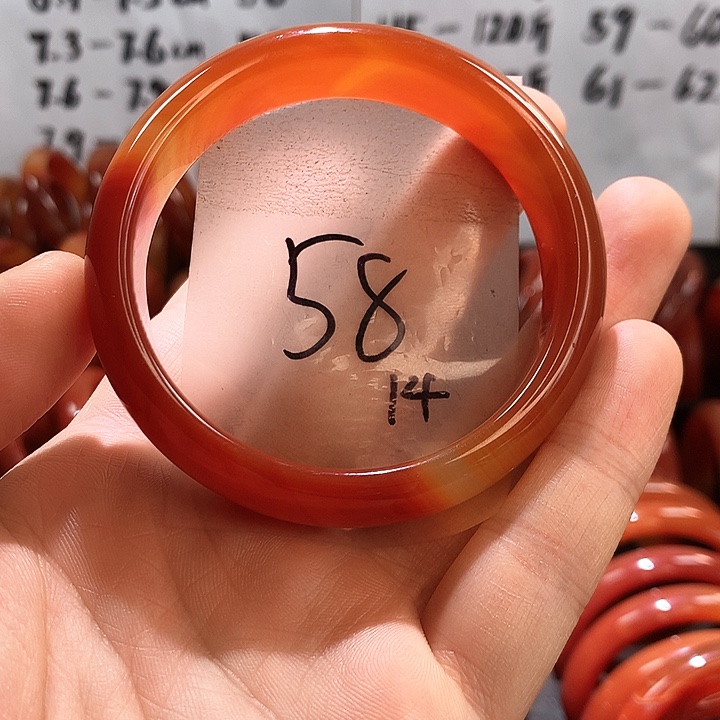 玛瑙/玉髓手镯未镶嵌