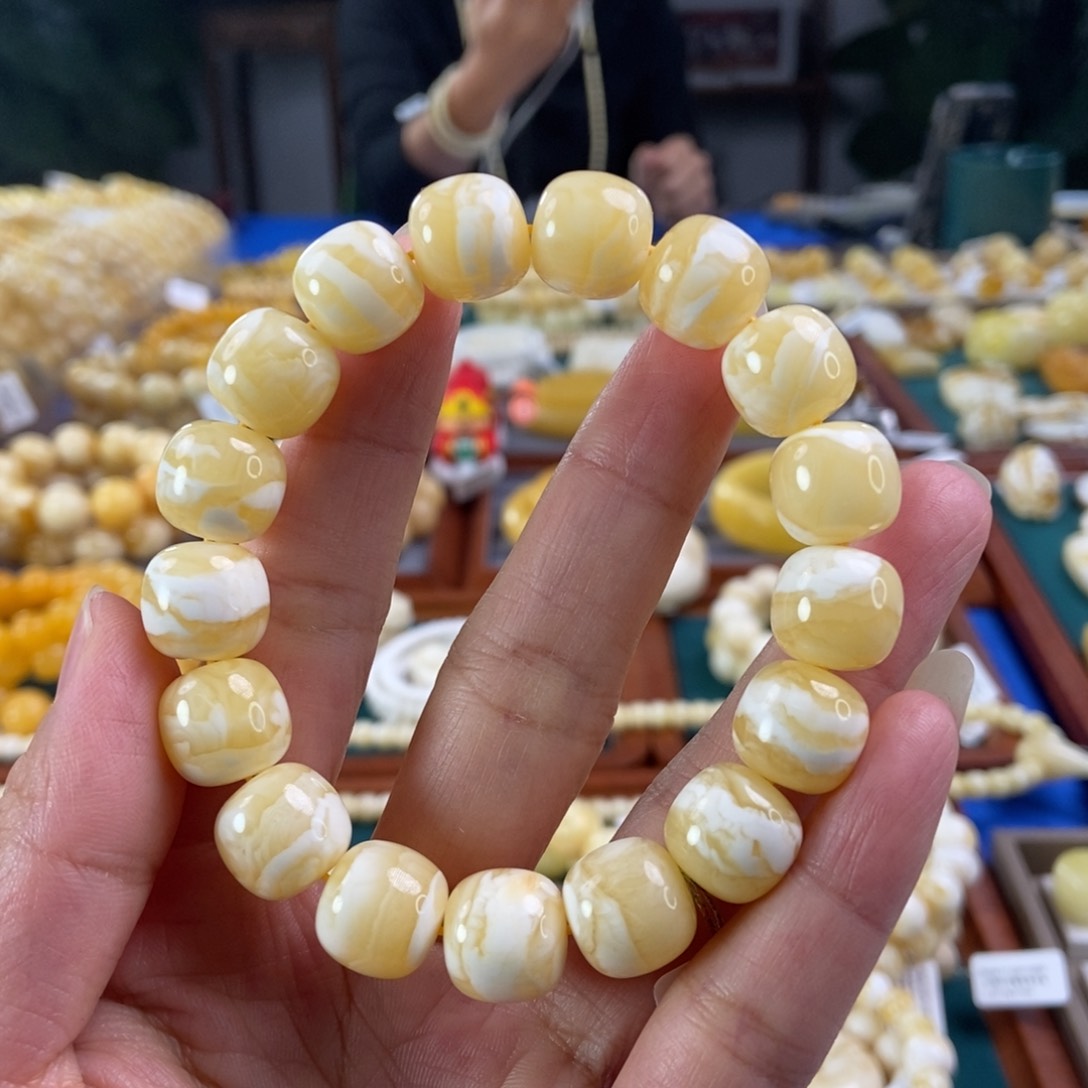 琥珀珠宝奇石未镶嵌13同料老型22.37