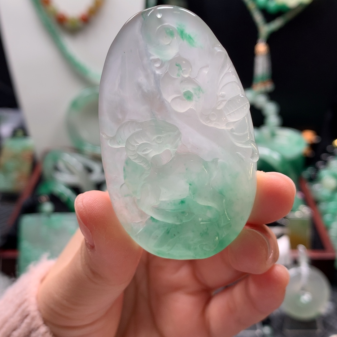 石英质玉未镶嵌吊坠