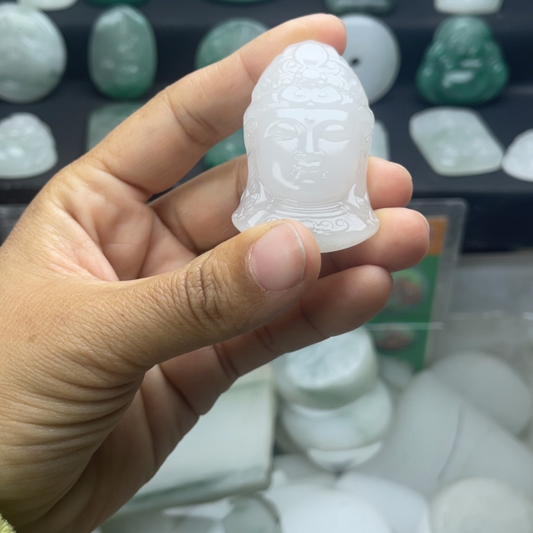 石英质玉颈饰未镶嵌