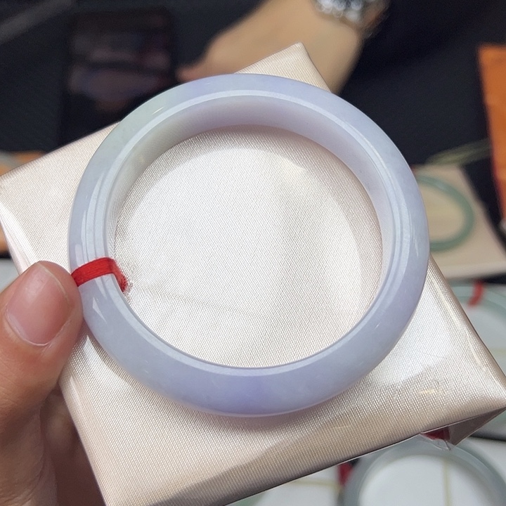 翡翠手镯未镶嵌手镯