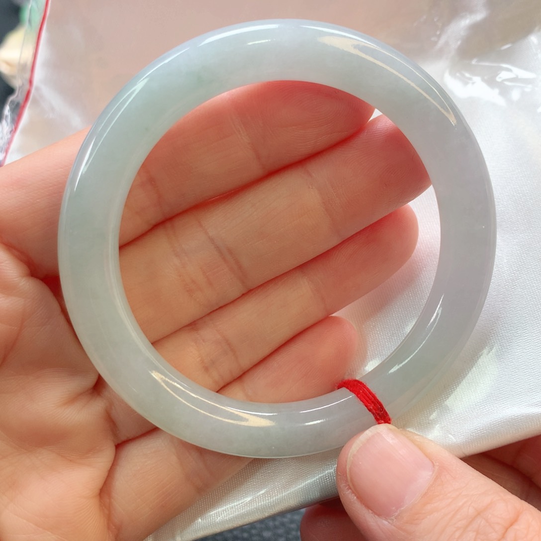 翡翠手镯未镶嵌53圆