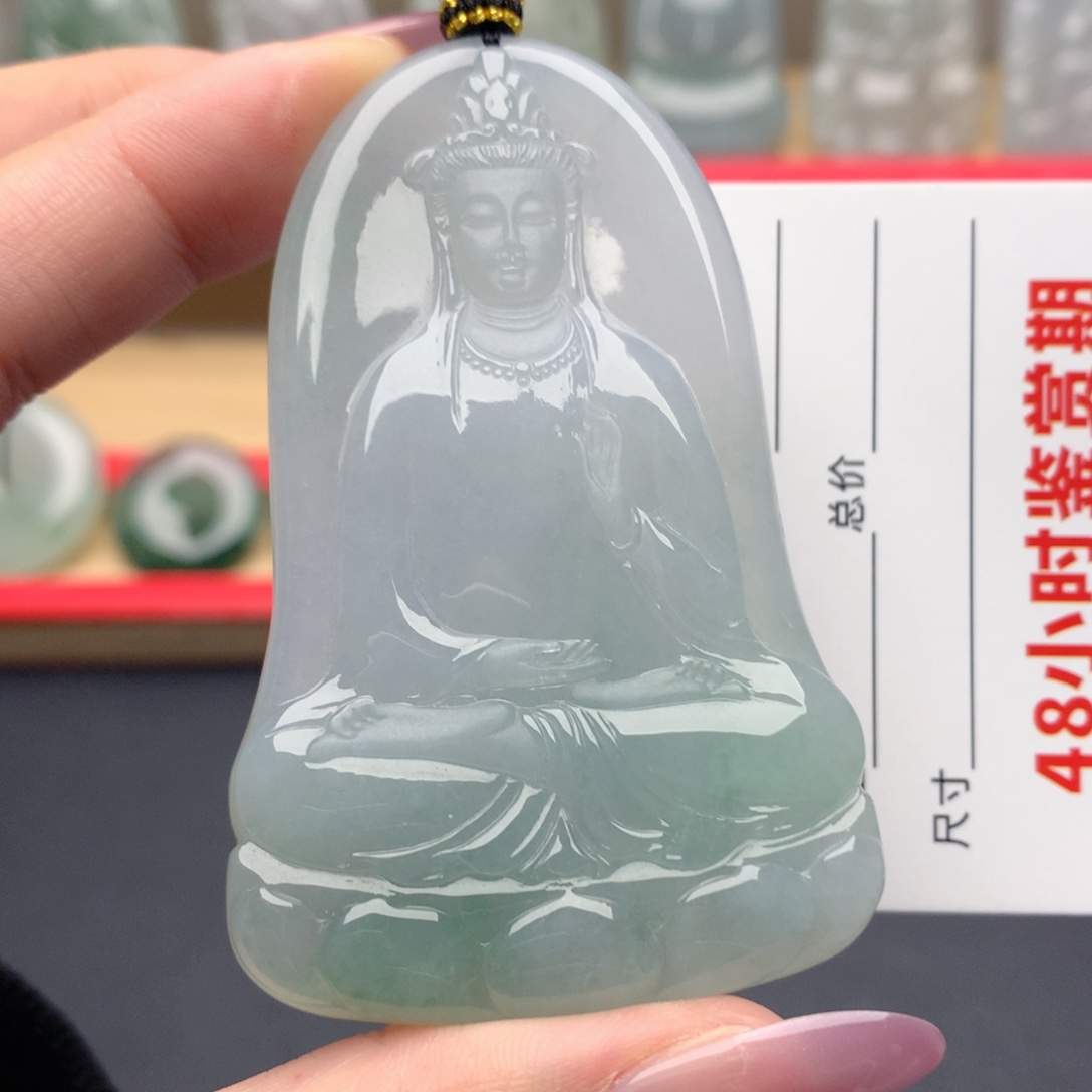 翡翠未镶嵌颈饰素衣观音