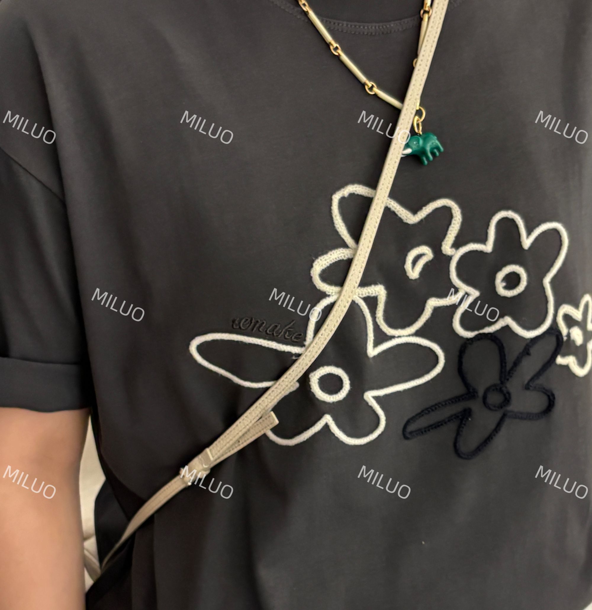 【哈尼家】韩国东大门女士小花朵宽松休闲短袖T213