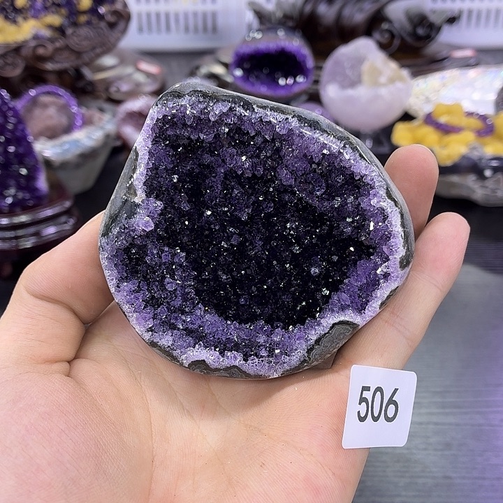 未镶嵌水晶大型摆件（非配饰）