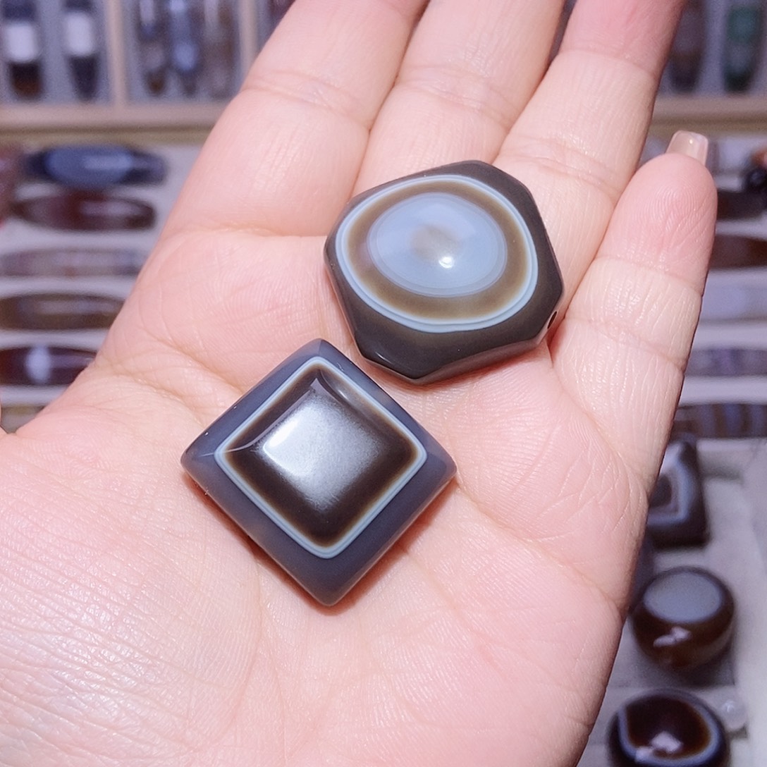 怪***椒玛瑙/玉髓未镶嵌颈饰