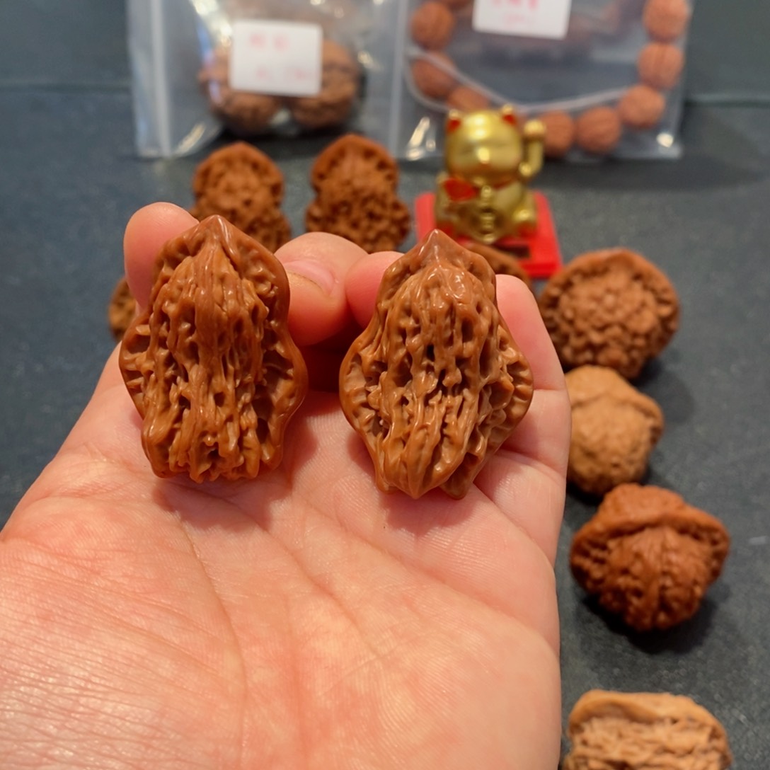 文玩核桃吊坠小鸟