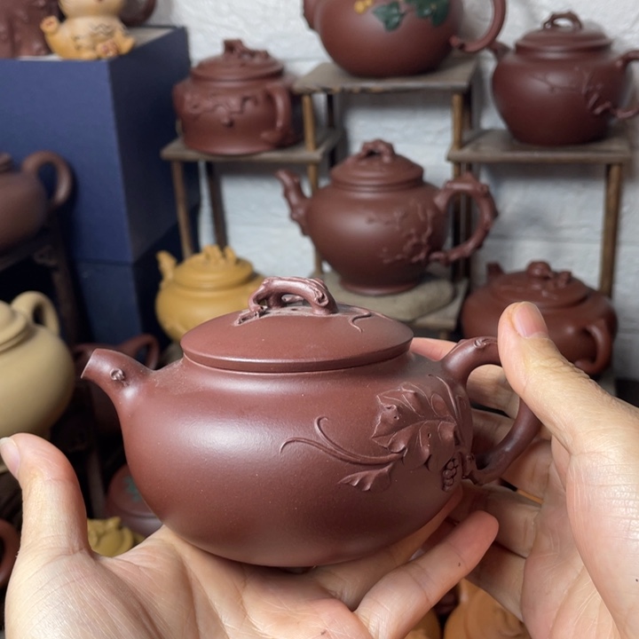 吴***东紫砂茶宠葡萄230容量