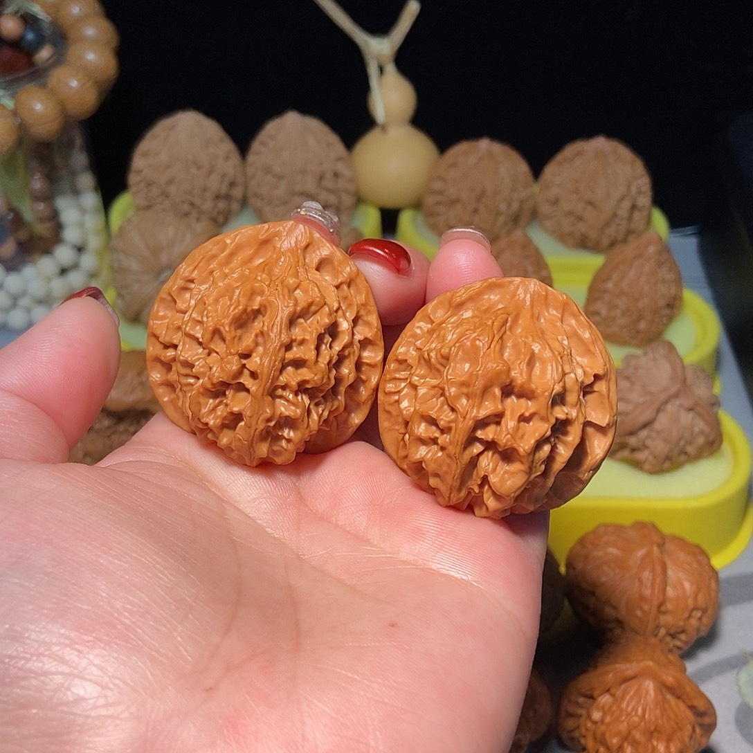 文玩核桃吊坠苹果园