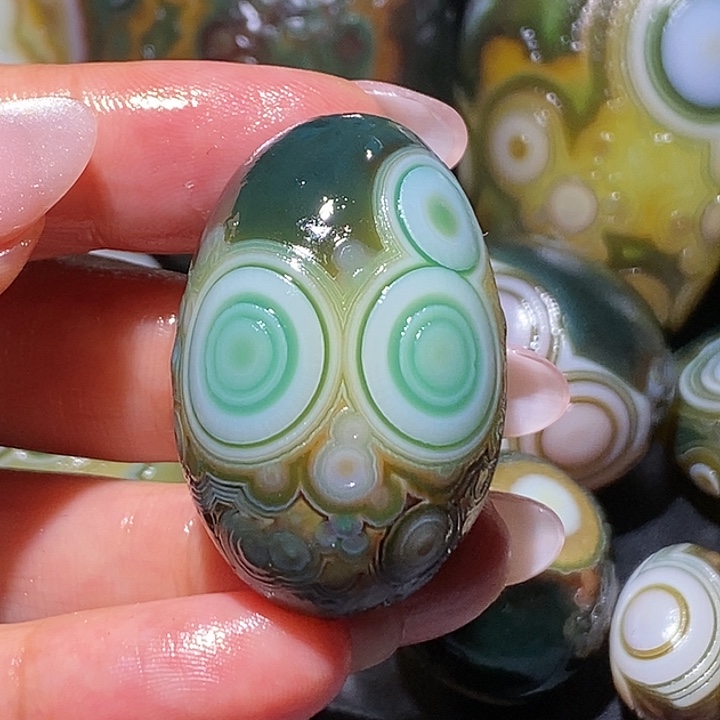 熙***沂玛瑙/玉髓未镶嵌珠宝奇石