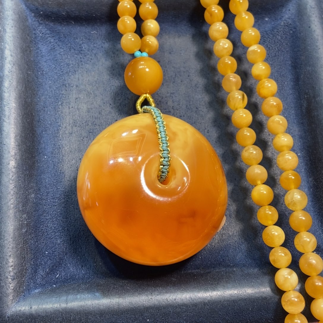 琥珀未镶嵌颈饰蜜蜡