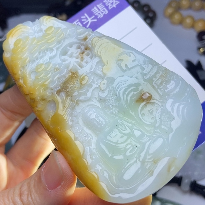 翡翠颈饰未镶嵌翡翠