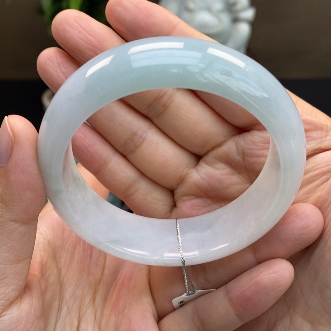 翡翠手镯未镶嵌天然