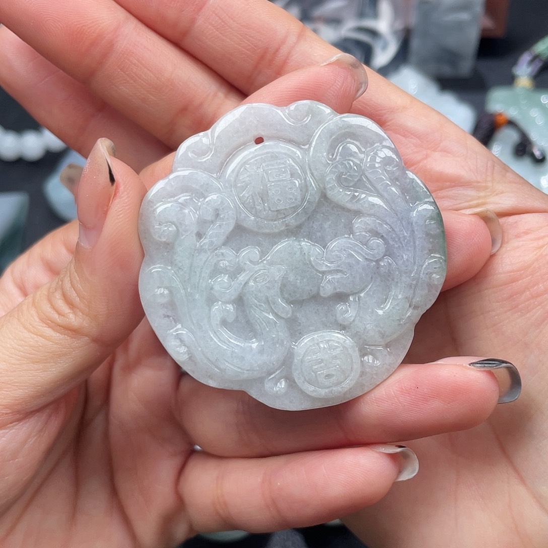 翡翠未镶嵌颈饰翡翠