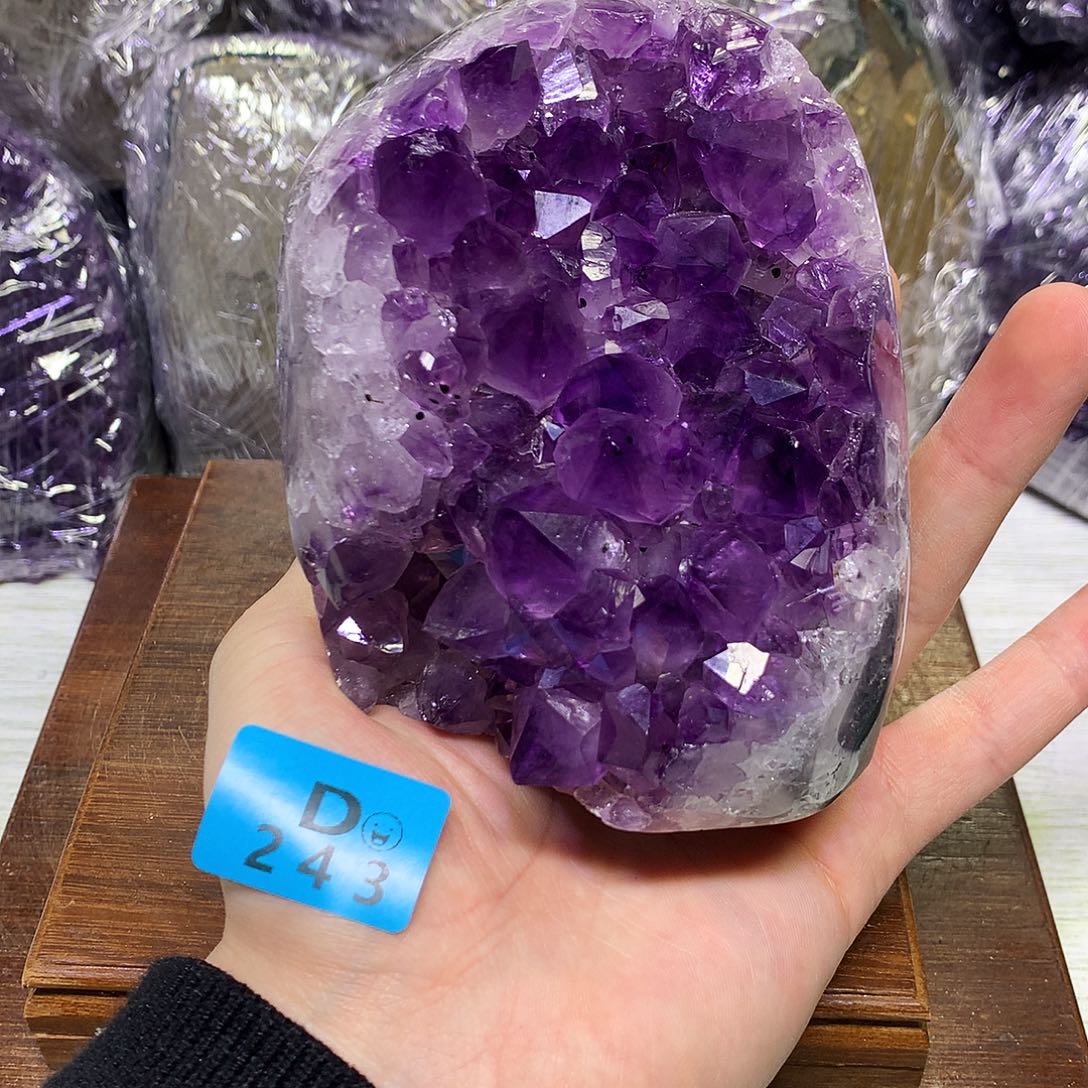 紫晶大型摆件（非配饰）未镶嵌
