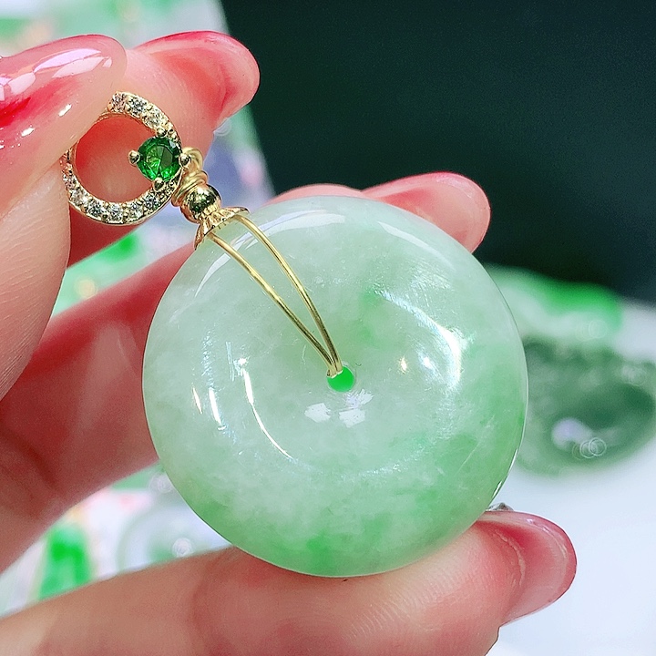 翡翠未镶嵌颈饰翡翠