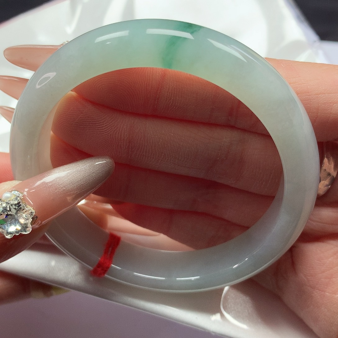 翡翠手镯未镶嵌58圈