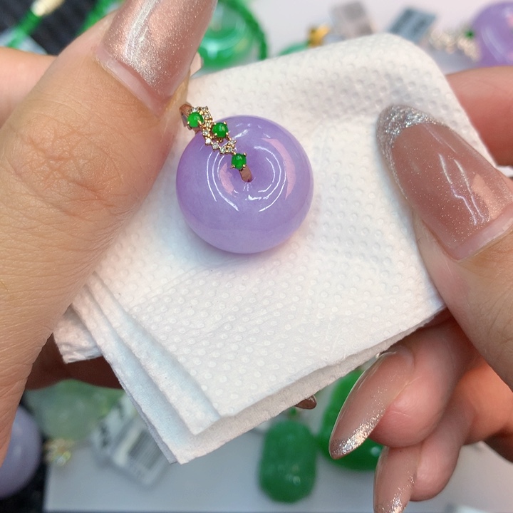 颈饰18K金镶嵌翡翠@*梅天然翡翠