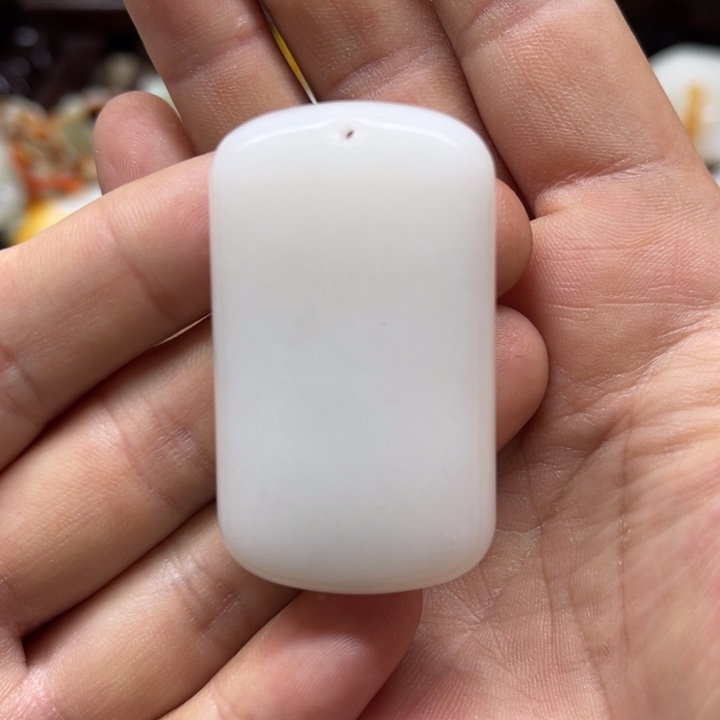 和田玉颈饰未镶嵌大****水