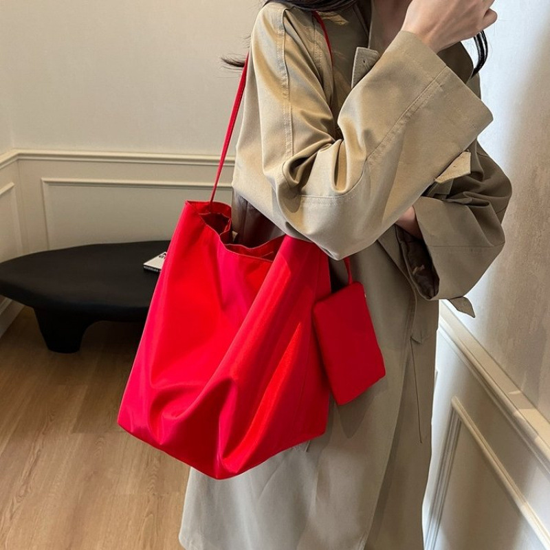极简慵懒风托特单肩包女大容量腋下包学生上课水桶包复古购物袋