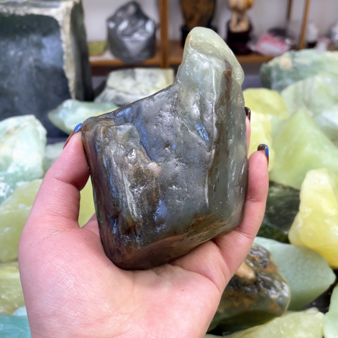 蛇纹石玉未镶嵌中国四大名玉简易