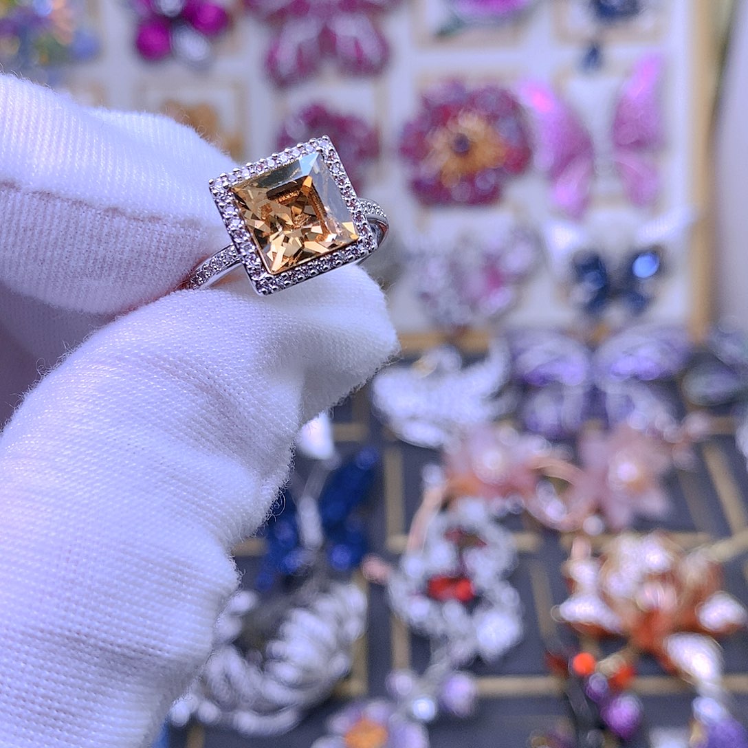 合成立方氧化锆铜施华戒指