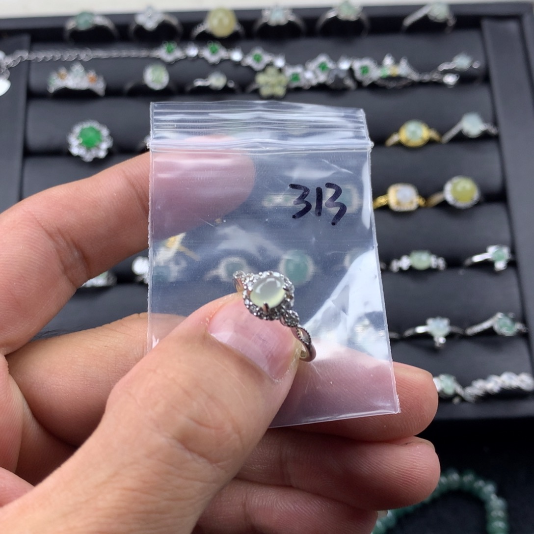 晴***晴翡翠未镶嵌戒指313