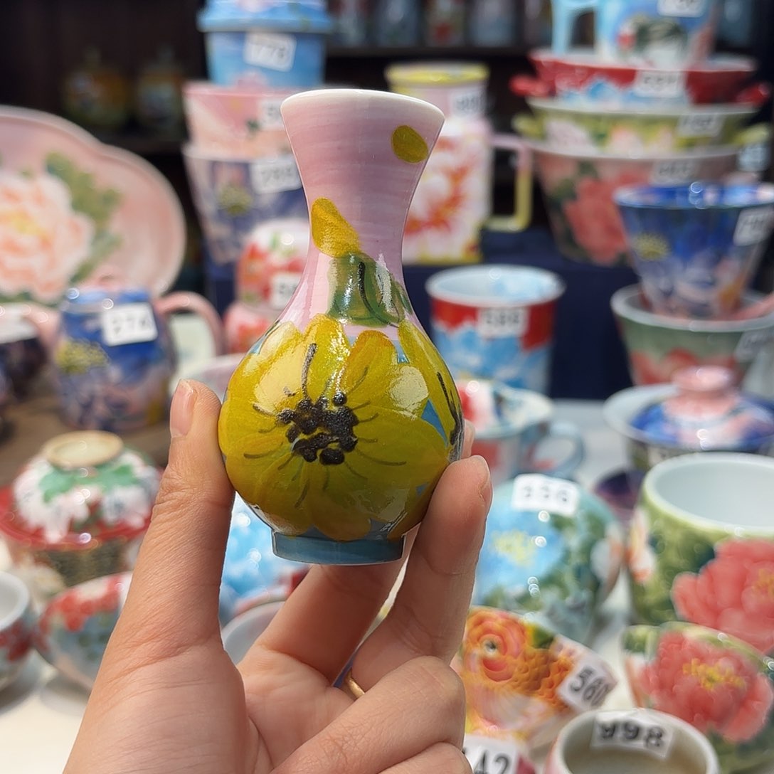 瓷片兔兔好漂亮呜呜e mo y y