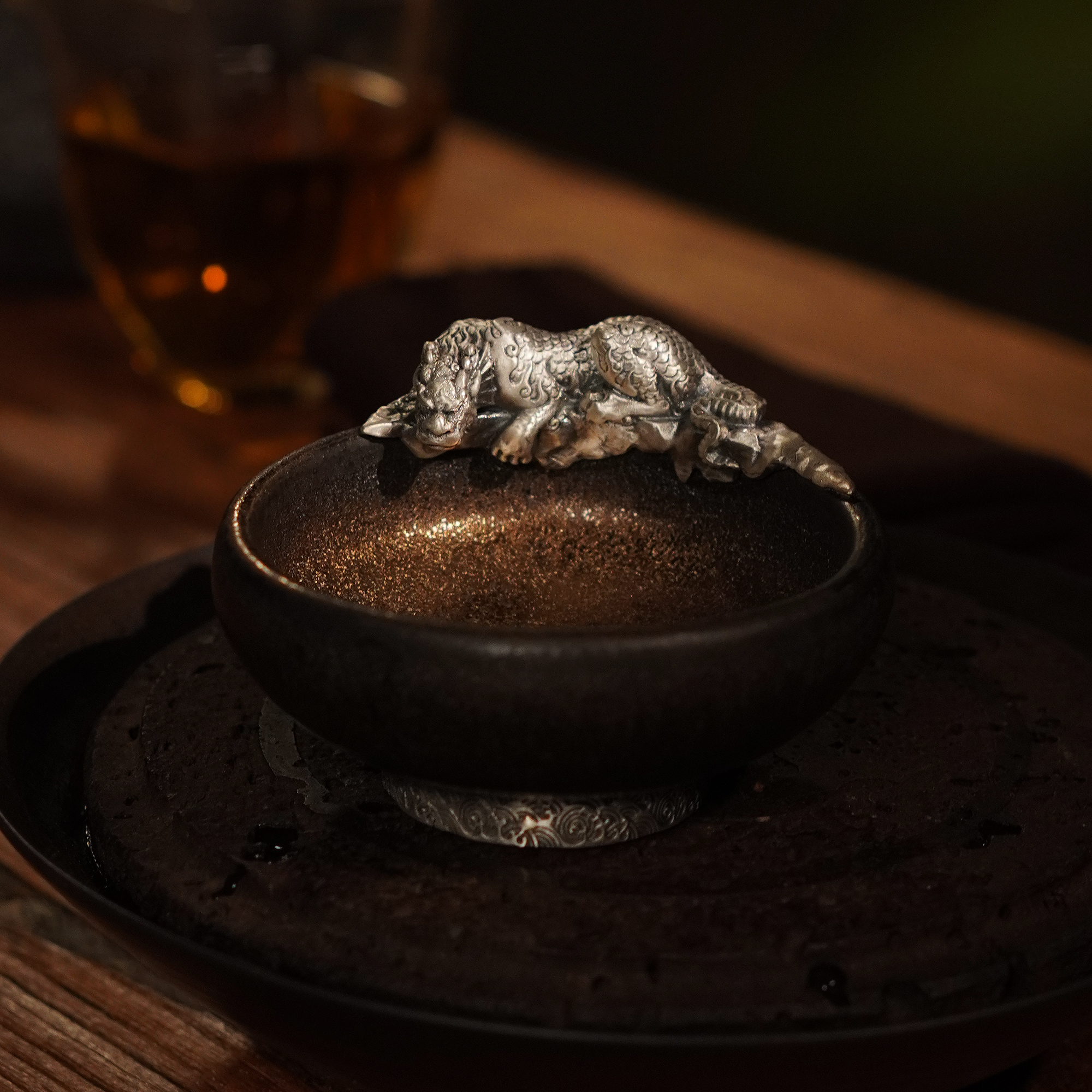 境秋粗陶镇水兽茶杯足银镶嵌粗陶原矿主人杯手工原创压手主人杯