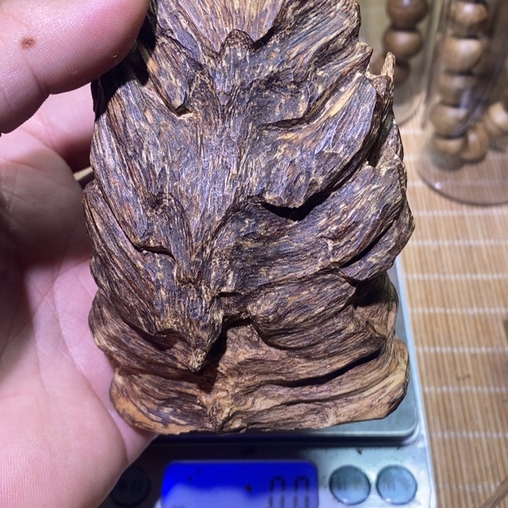 沉香手把件越南的