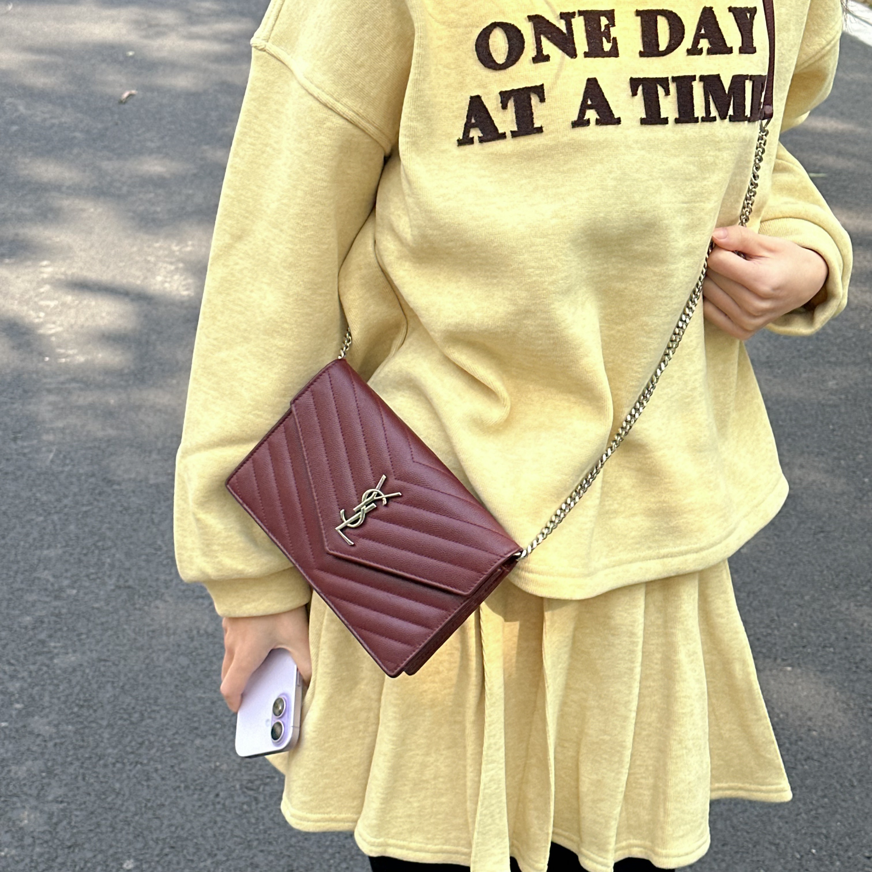 95新 YSL/圣罗兰 信封链条单肩包枣红色Anwen 8063